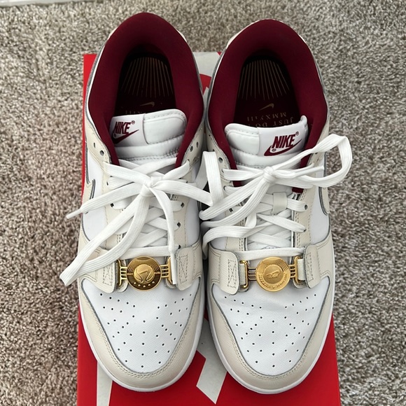 Nike Women’s Dunk Lows SE - Picture 7 of 9